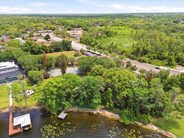 4910 E LAKE DRIVE, WINTER SPRINGS, FL 32708
