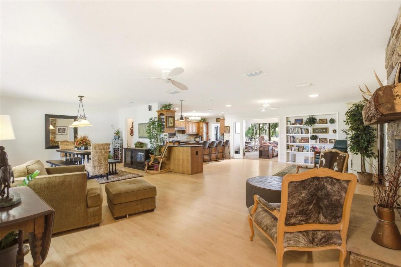 4910 E Lake Drive, Winter Springs, FL 32708 Photo