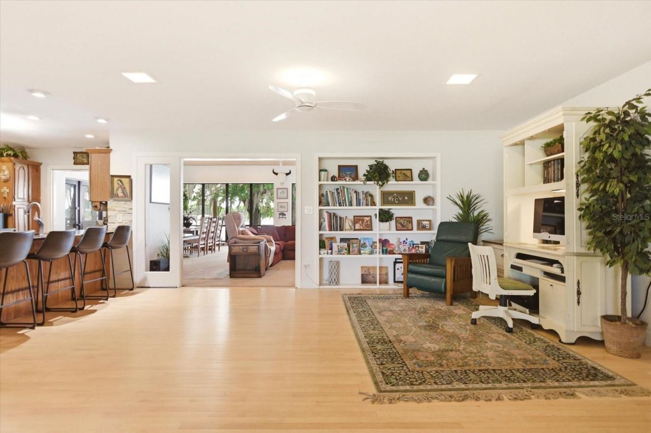 4910 E Lake Drive, Winter Springs, FL 32708 Photo