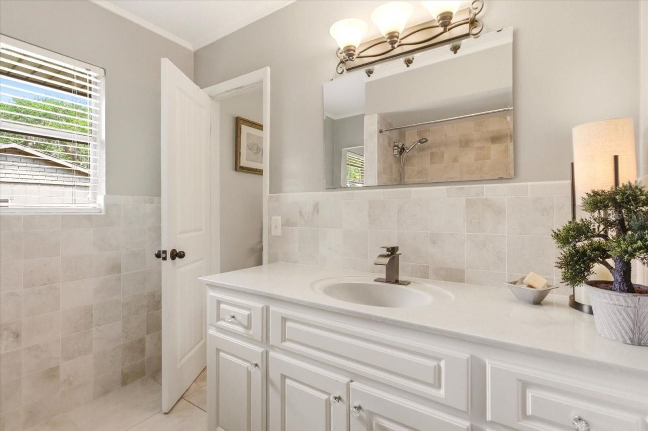 4910 E Lake Drive, Winter Springs, FL 32708 Photo