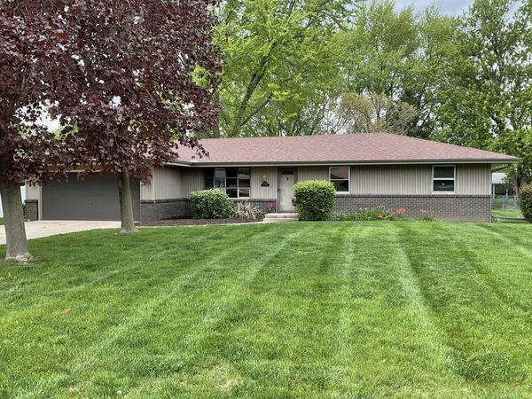 4586 COMET Drive , Machesney Park, IL 61115