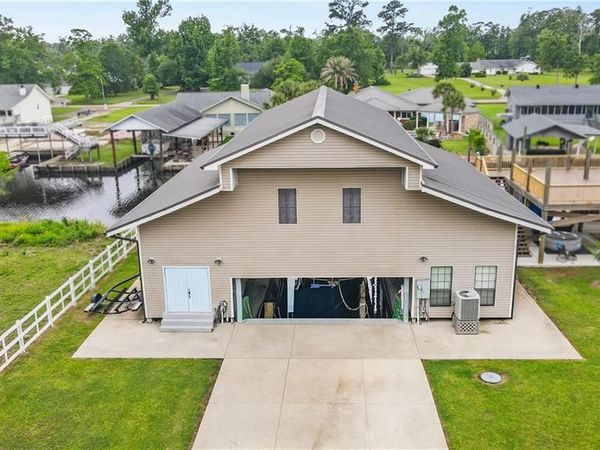 20591 SWAMP Drive, Springfield, LA 70462