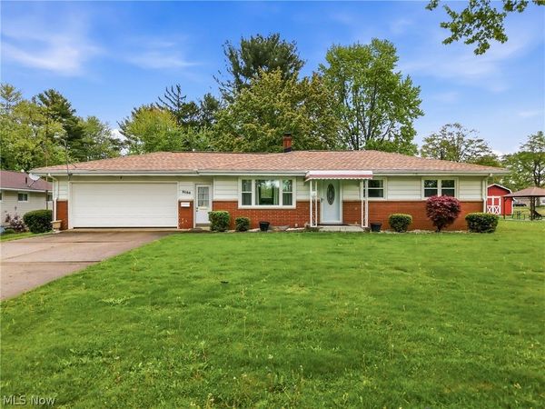 3130 Lynwood Drive NW, Warren, OH 44485
