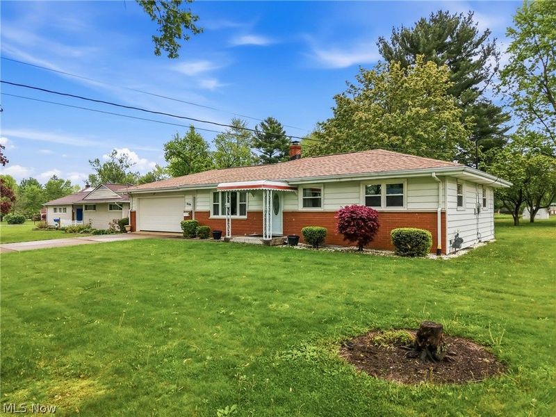 3130 Lynwood Drive NW, Warren, OH 44485 Photo 2