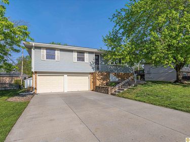 8308 S 49th Street , Omaha, NE 68157