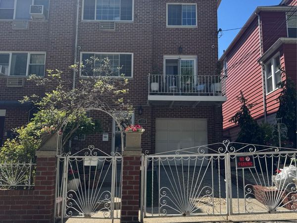 220 east 235th Street, Bronx, NY 10470