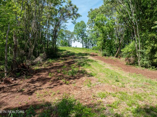 13389 Meadow Rd, Lenoir City, TN 37772