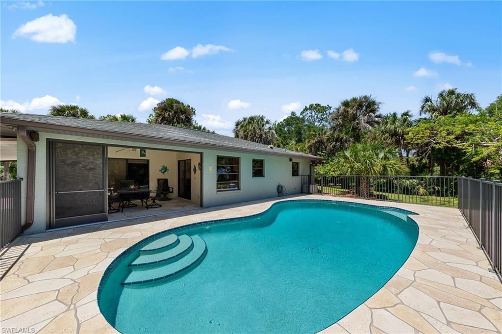 1090 13th St Sw, Naples, FL 34117 Photo