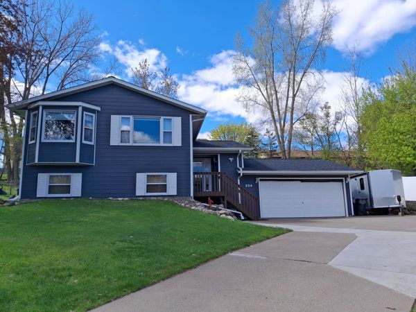 224 Mississippi Drive , Monticello, MN 55362