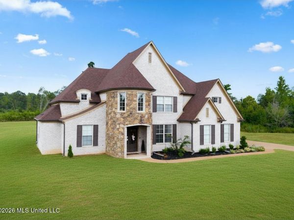 356 Poplar Lane, Holly Springs, MS 38635