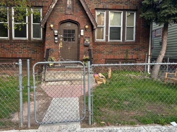 198 Eastern Pkwy, Newark, NJ 07106