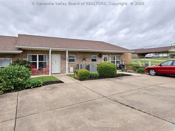 3180 Putnam Avenue, Hurricane, WV 25526