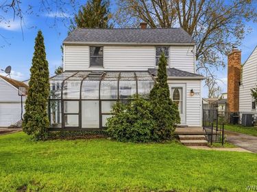 8472 W Rivershore Drive, Niagara Falls, NY 14304