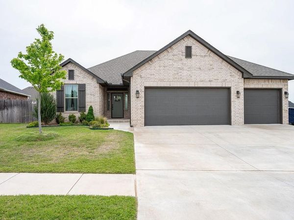 4604 Bermuda Drive, Mustang, OK 73064