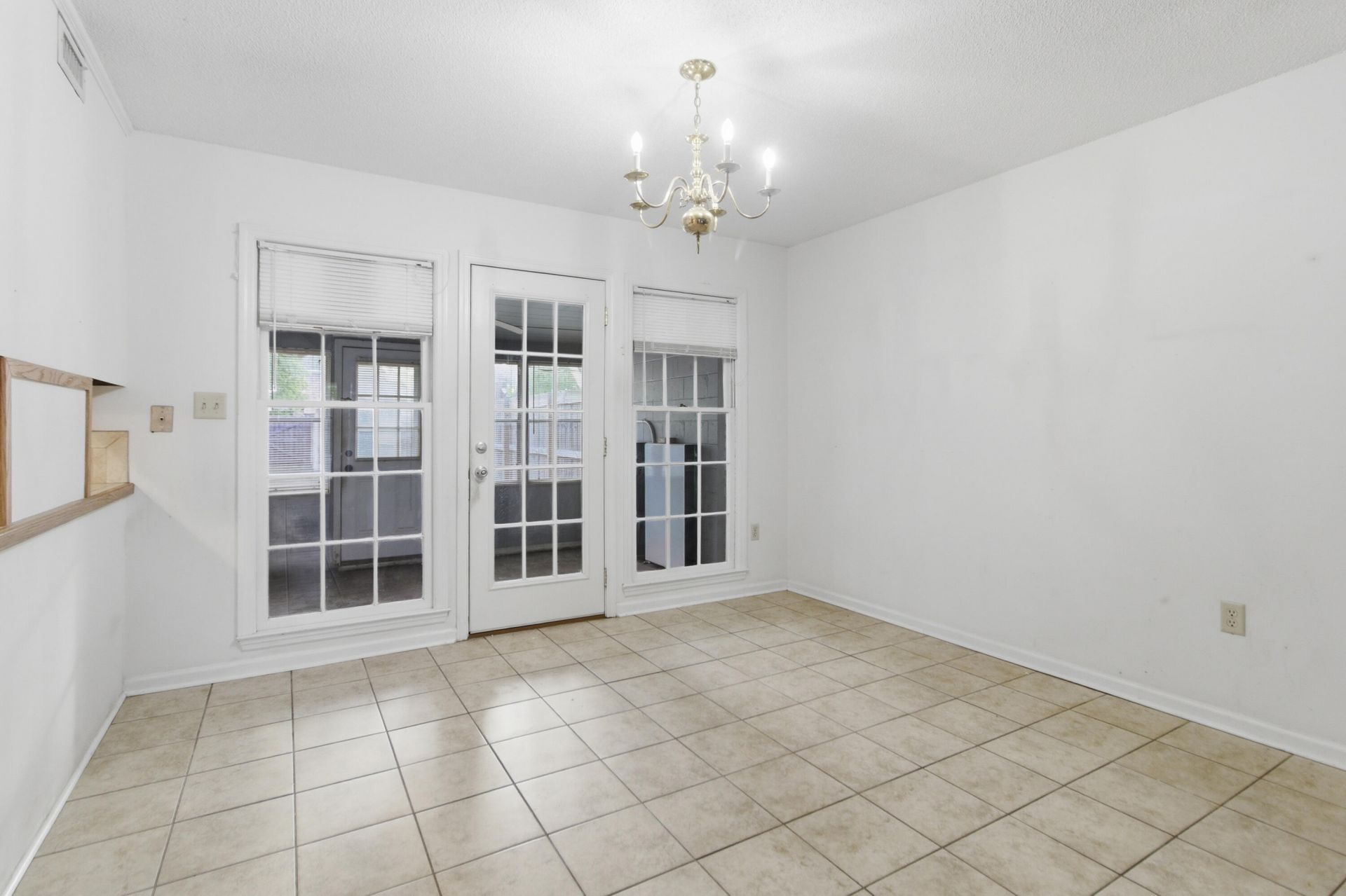 4352 Briarstone Court Photo 9