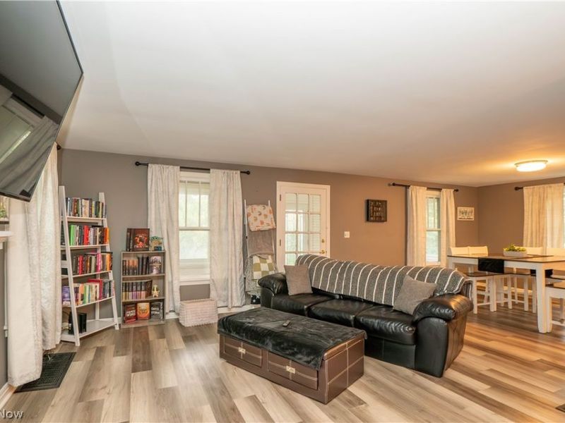 160 Everhard Road SW, North Canton, OH 44709 Photo 7