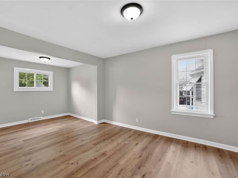 10204 Mccracken Boulevard, Garfield Heights, OH 44125 Photo 10