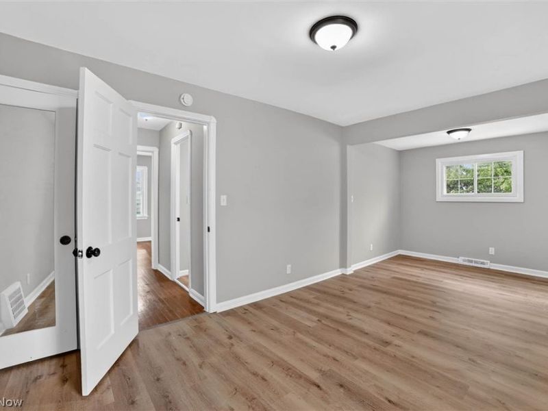10204 Mccracken Boulevard, Garfield Heights, OH 44125 Photo 12