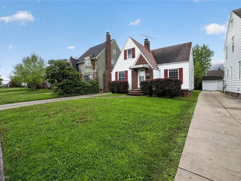 10204 Mccracken Boulevard, Garfield Heights, OH 44125 Photo 2