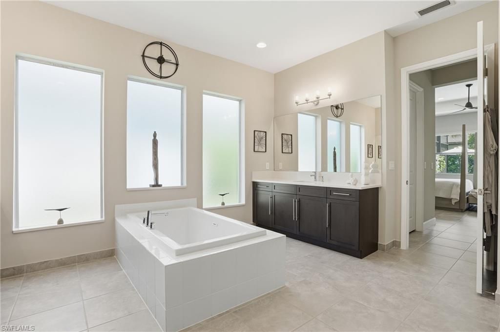 11644 Periwinkle Dr, Naples, FL 34120 Photo