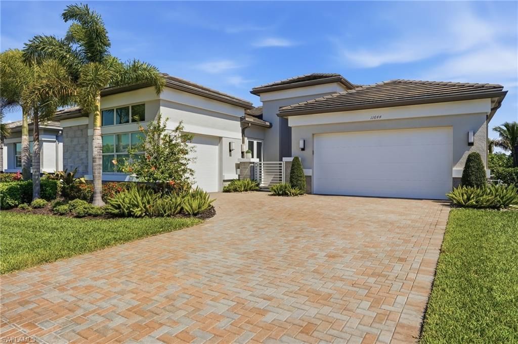 11644 Periwinkle Dr, Naples, FL 34120 Photo