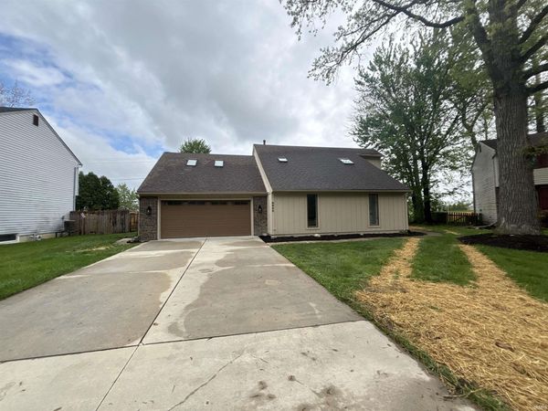 6823 Laurelwood Cove, Fort Wayne, IN 46835
