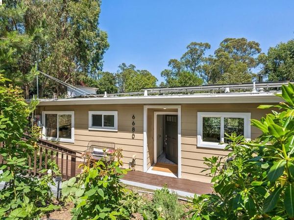 6680 Saroni Dr, Oakland, CA 94611