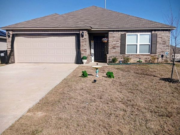 5096 Red Fox Trl, Bauxite, AR 72011