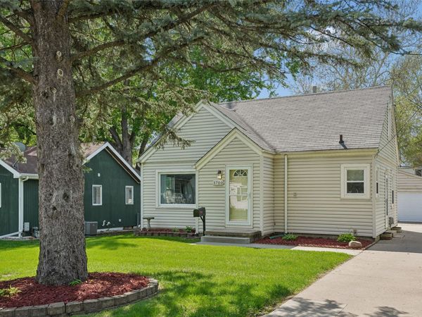 3700 37th Street, Des Moines, IA 50310