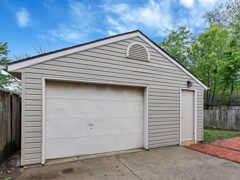 5085 Brush Ridge Court, Columbus, OH 43228 Photo 16