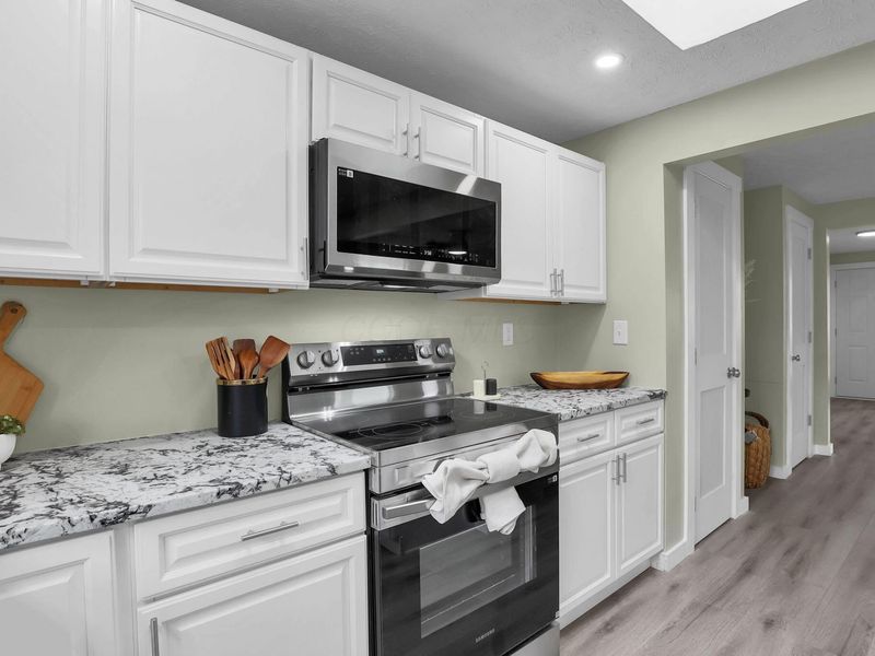 5085 Brush Ridge Court, Columbus, OH 43228 Photo 6