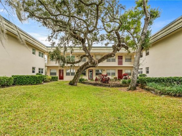 11 Vista Gardens Trail, Unit 204, Vero Beach, FL 32962