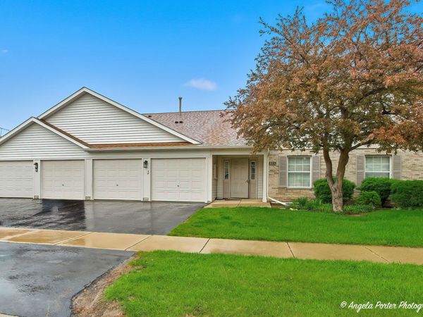 1152 N Red Oak Circle , Unit 1, Round Lake Beach, IL 60073