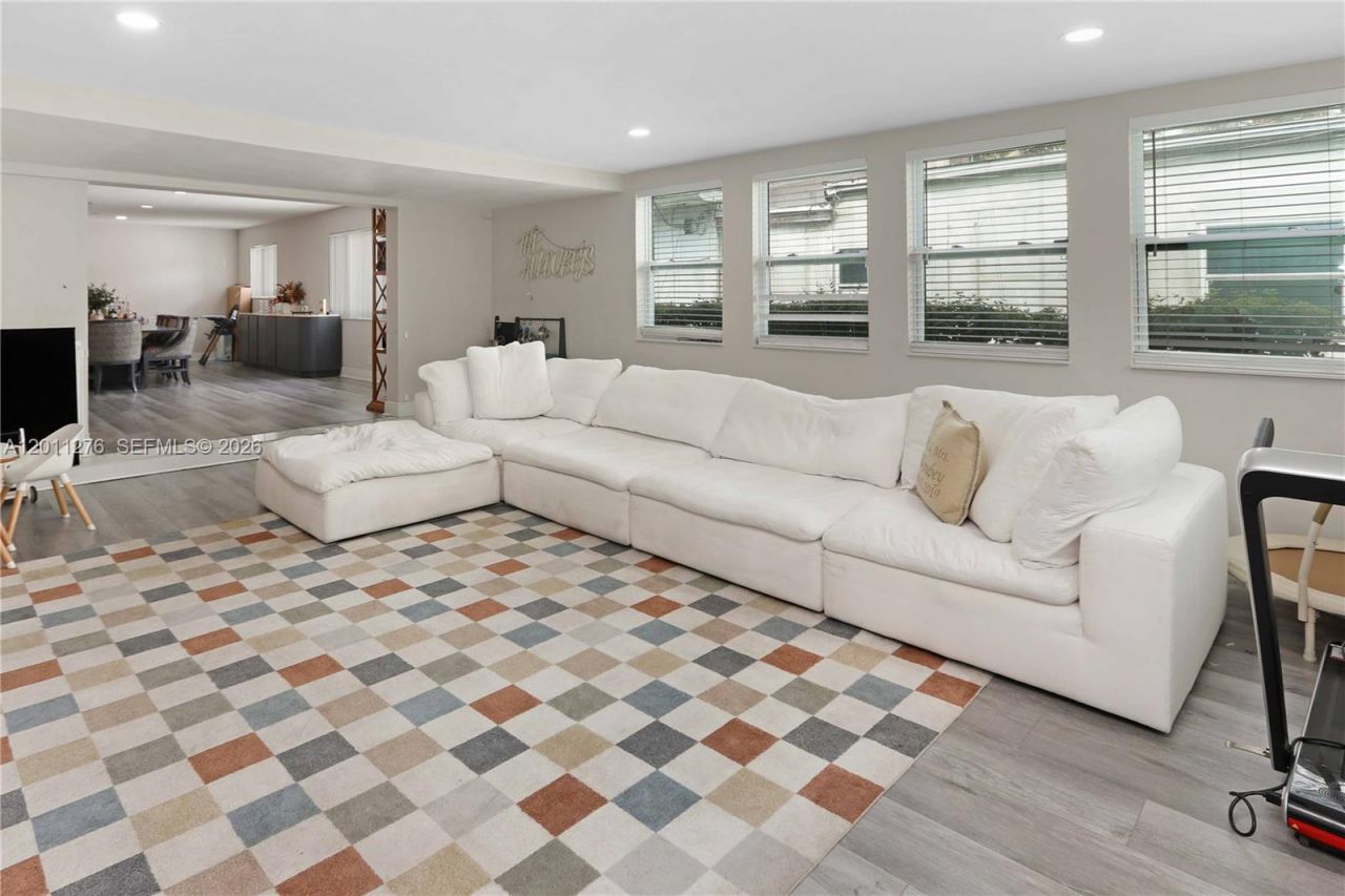 1333 Tyler St, Hollywood, FL 33019 Photo