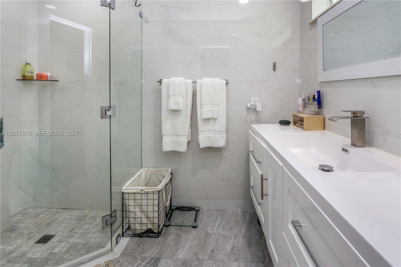 1333 Tyler St, Hollywood, FL 33019 Photo