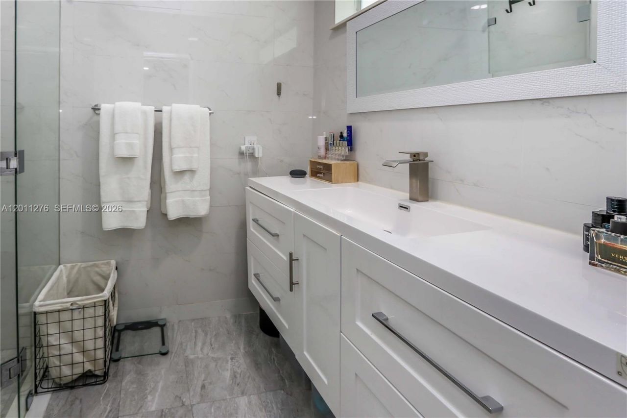 1333 Tyler St, Hollywood, FL 33019 Photo