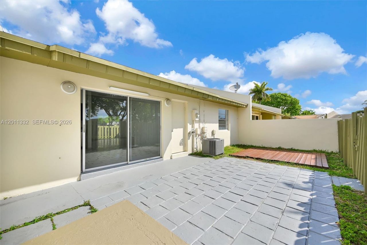 12438 SW 115th Ter , Miami, FL 33186 Photo