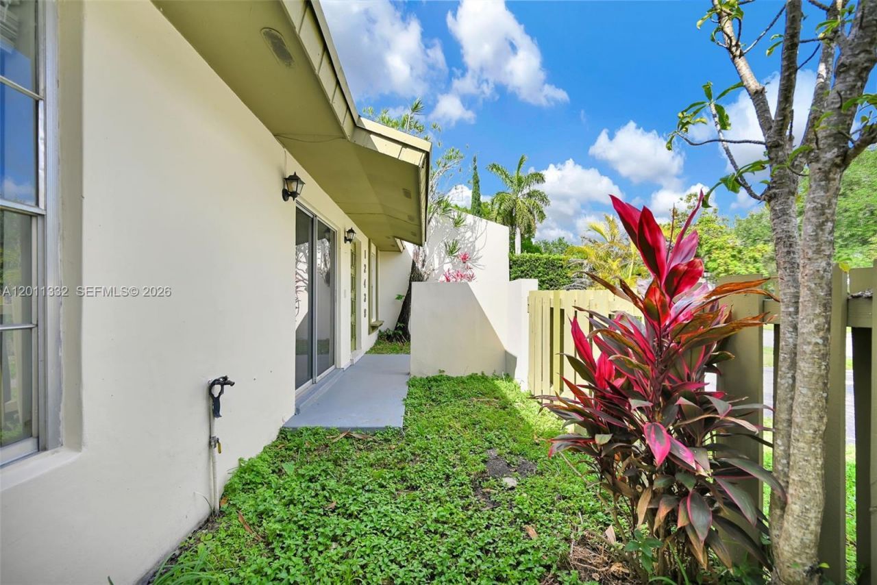 12438 SW 115th Ter , Miami, FL 33186 Photo