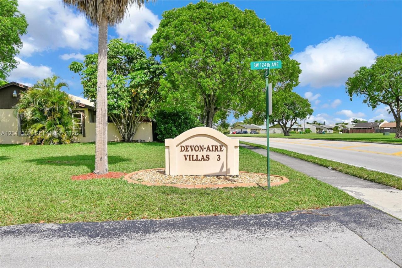 12438 SW 115th Ter , Miami, FL 33186 Photo