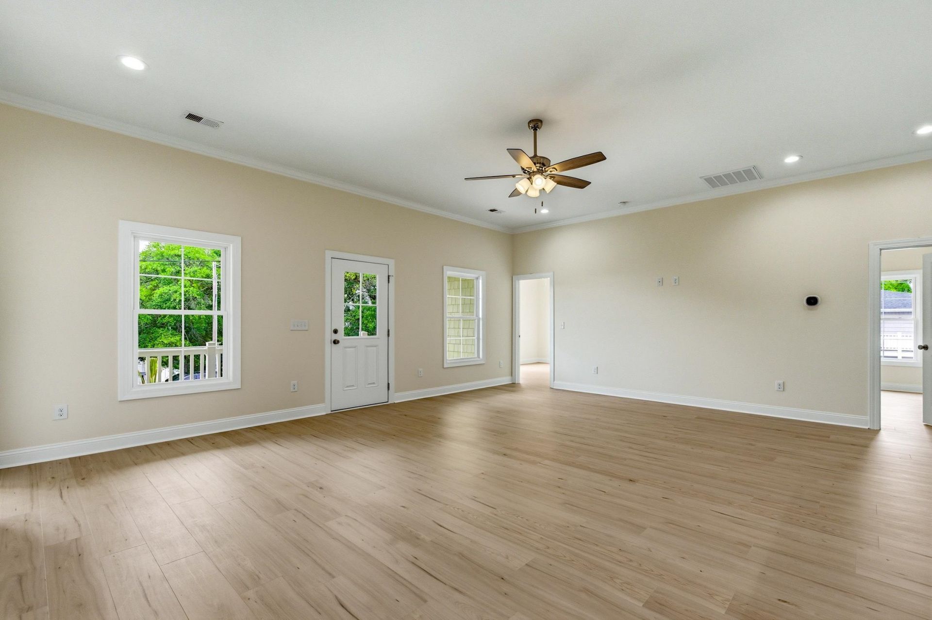 609 Elm St. Photo 13