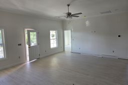 609 Elm St. photo 4
