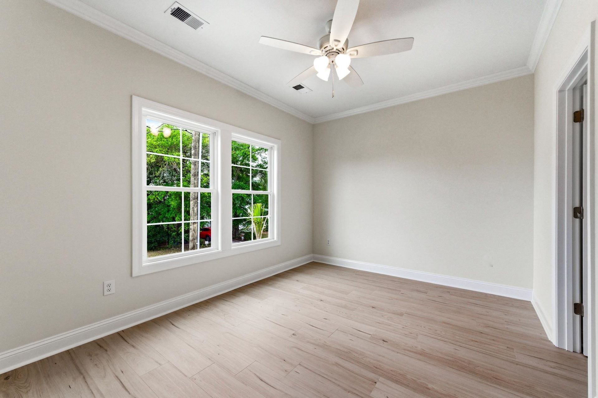 609 Elm St. Photo 23