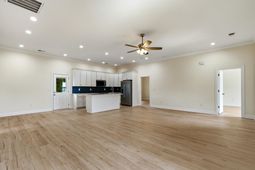 609 Elm St. photo 4