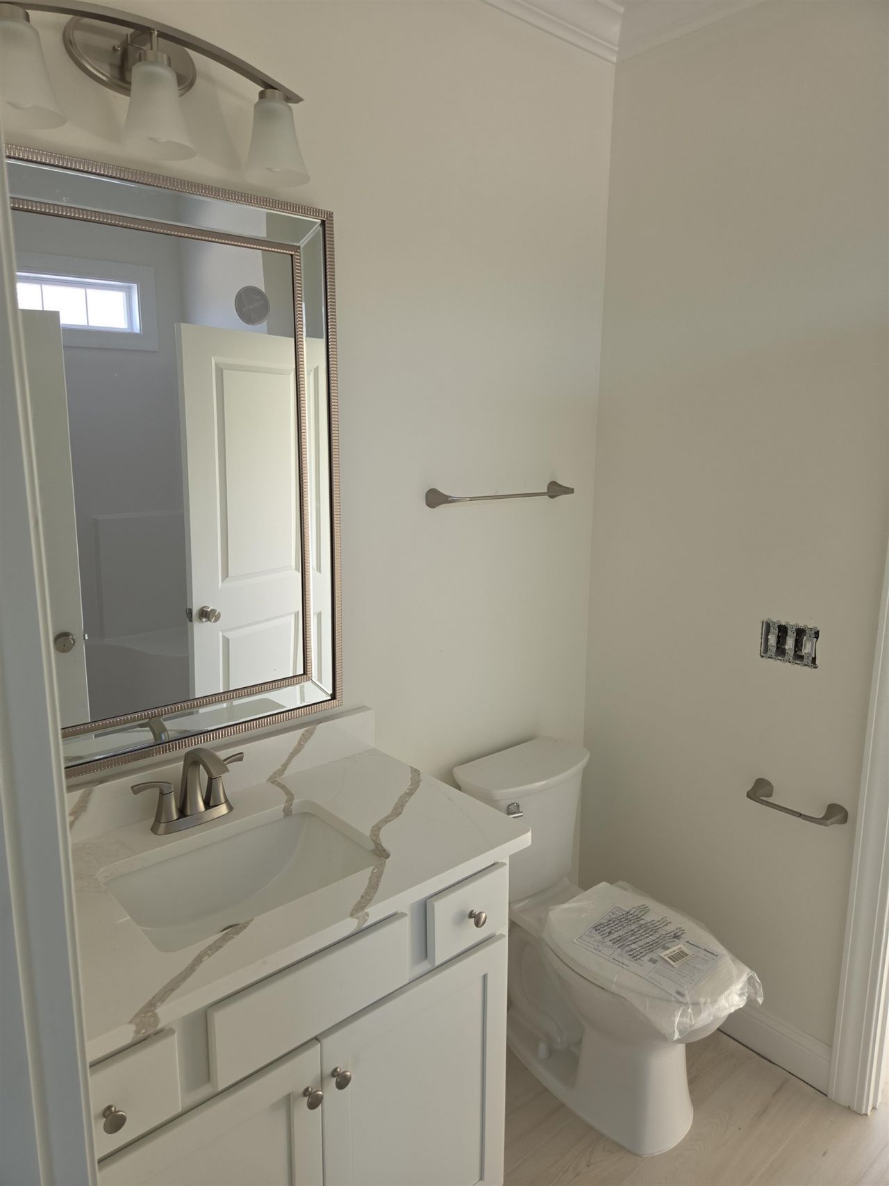609 Elm St. Photo 6