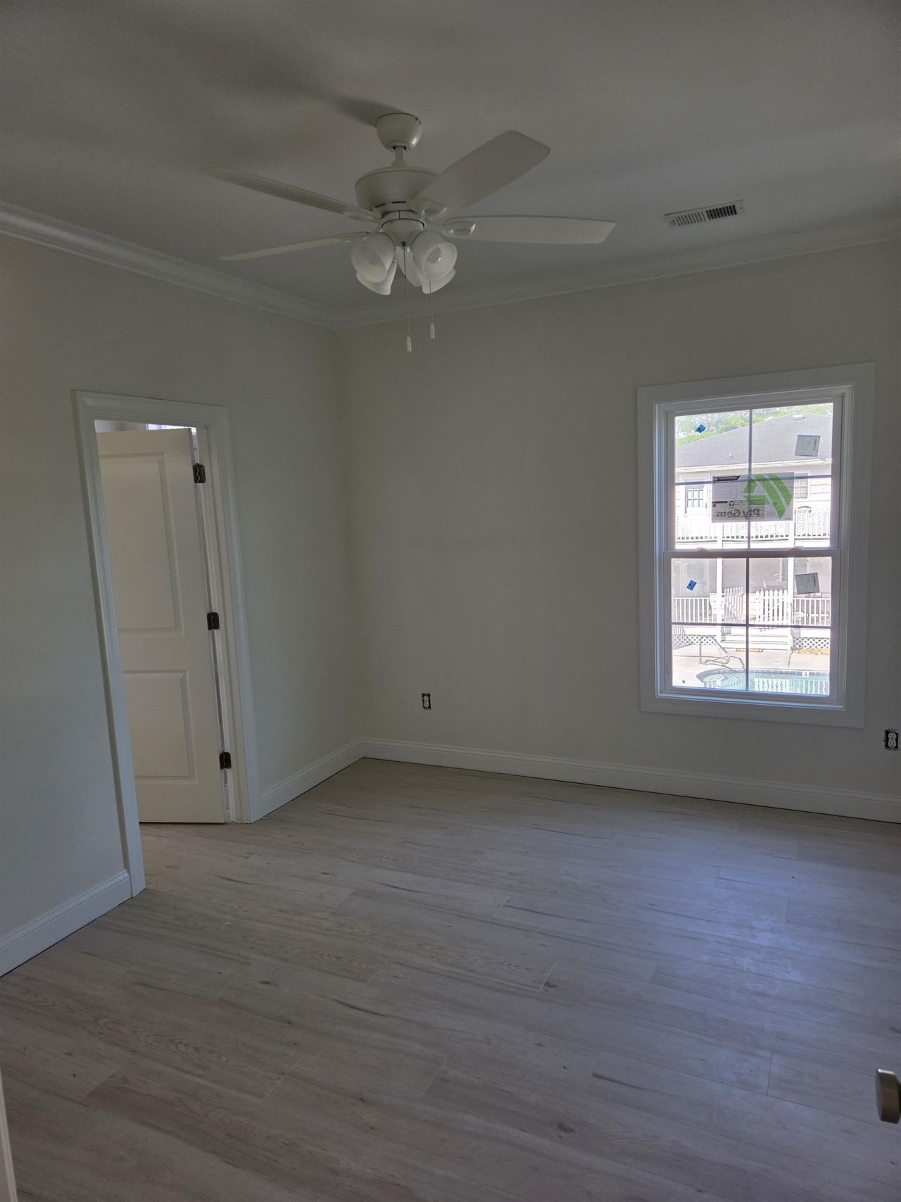 609 Elm St. Photo 7
