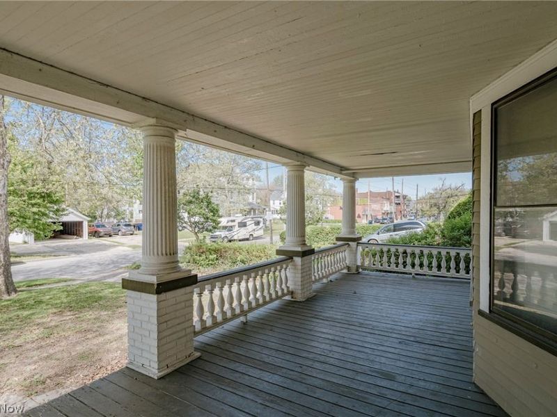 10906 Ashbury Avenue, Cleveland, OH 44106 Photo 3
