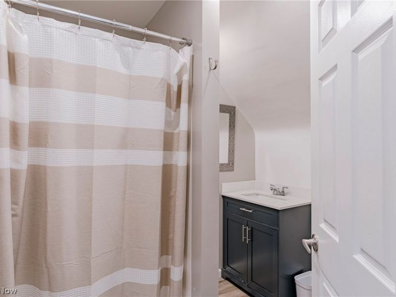 10906 Ashbury Avenue, Cleveland, OH 44106 Photo 36