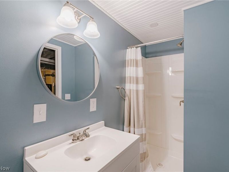 10906 Ashbury Avenue, Cleveland, OH 44106 Photo 39