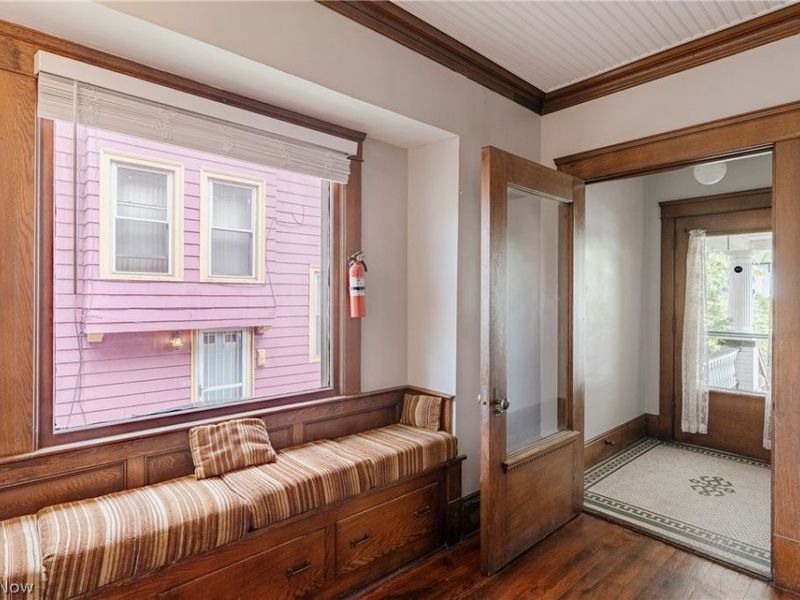 10906 Ashbury Avenue, Cleveland, OH 44106 Photo 4