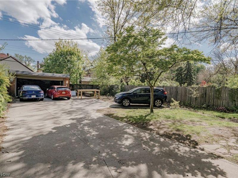 10906 Ashbury Avenue, Cleveland, OH 44106 Photo 4